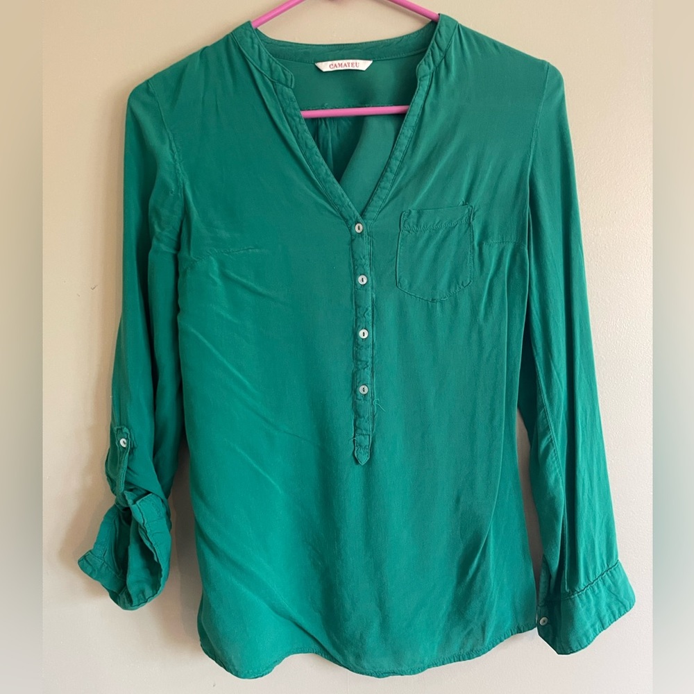 Green blouse
